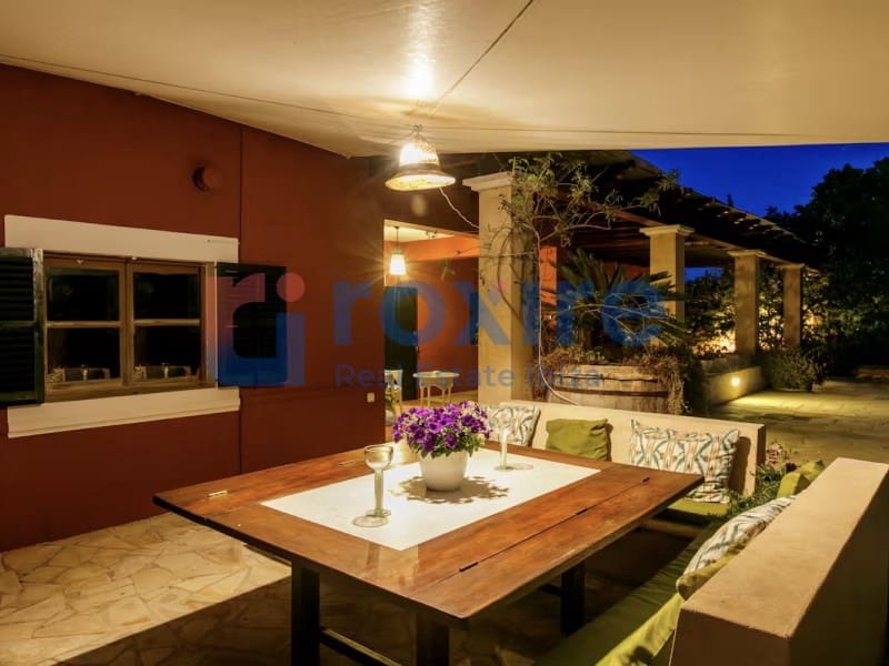 4 bedroom Villa for rent in San Jose / Sant Josep de Sa Talaia with pool garage - € 7,600 (Ref: 8986369)