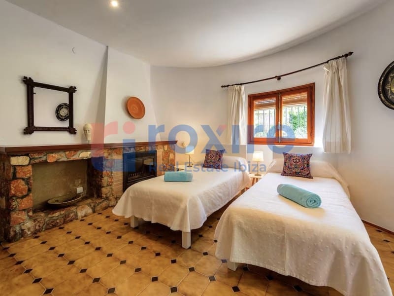 4 bedroom Villa for rent in San Jose / Sant Josep de Sa Talaia with pool garage - € 7,600 (Ref: 8986369)