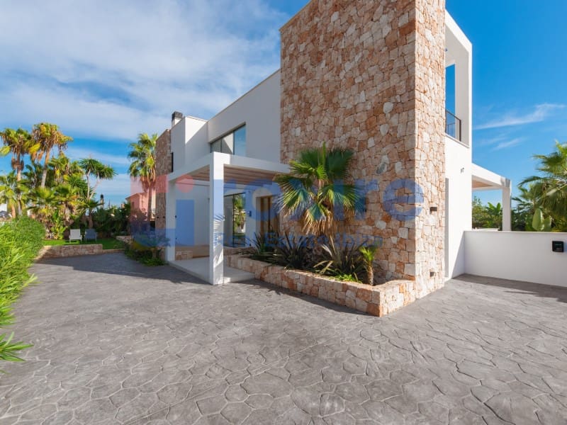 4 makuuhuone Huvila myytävänä paikassa Sant Jordi de Ses Salines mukana uima-altaan - 3 795 000 € (Ref: 9029769)