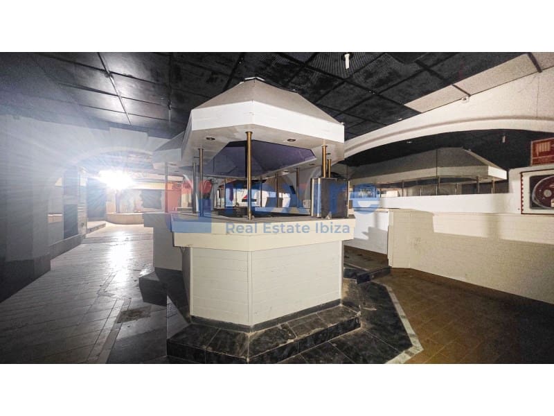 Commercial for rent in Sant Antoni de Portmany - € 1,800 (Ref: 9073671)