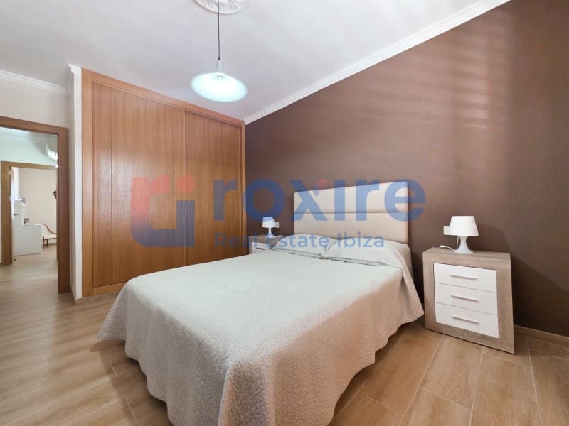 Commercial for sale in Cala d'en Bou - € 2,300,000 (Ref: 9075304)