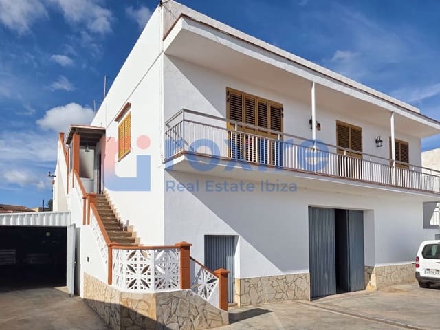 Commercieel te koop in Cala d'en Bou, San Jose / Sant Josep de Sa Talaia - € 2.300.000 (Ref: 9075304)