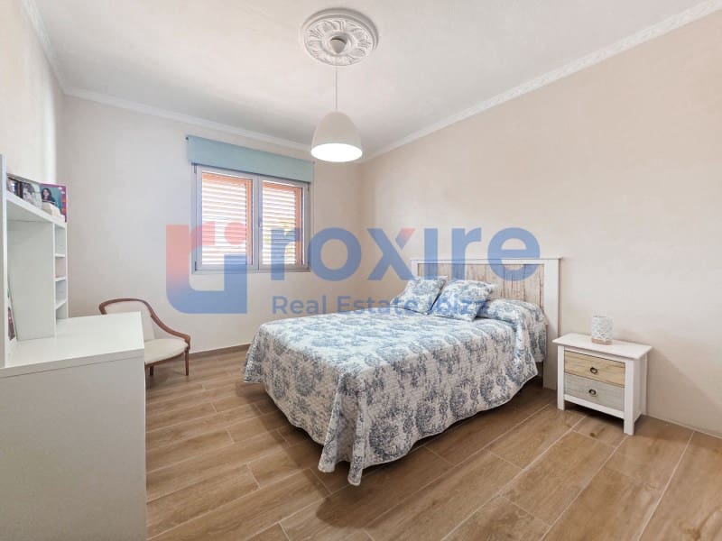 Commercial for sale in Cala d'en Bou - € 2,300,000 (Ref: 9075304)