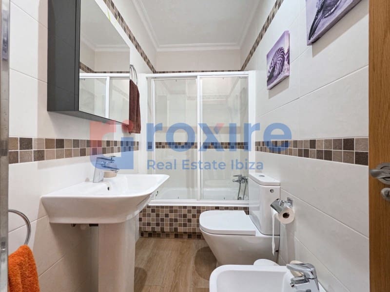 Commercial for sale in Cala d'en Bou - € 2,300,000 (Ref: 9075304)