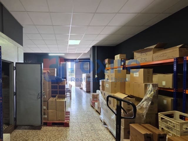 Commercieel te koop in Cala d'en Bou, San Jose / Sant Josep de Sa Talaia - € 2.300.000 (Ref: 9075304)