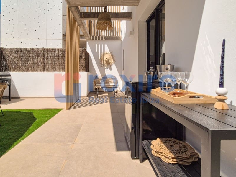 2 soveværelse Lejlighed til salg i Sant Antoni de Portmany med swimmingpool garage - € 585.000 (Ref: 9129915)