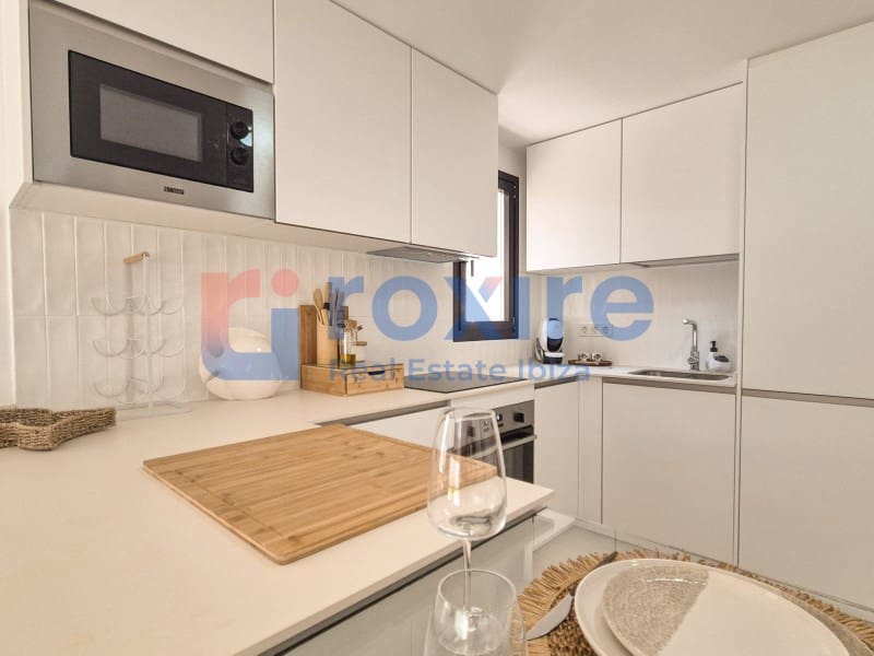 2 soveværelse Lejlighed til salg i Sant Antoni de Portmany med swimmingpool garage - € 585.000 (Ref: 9129915)