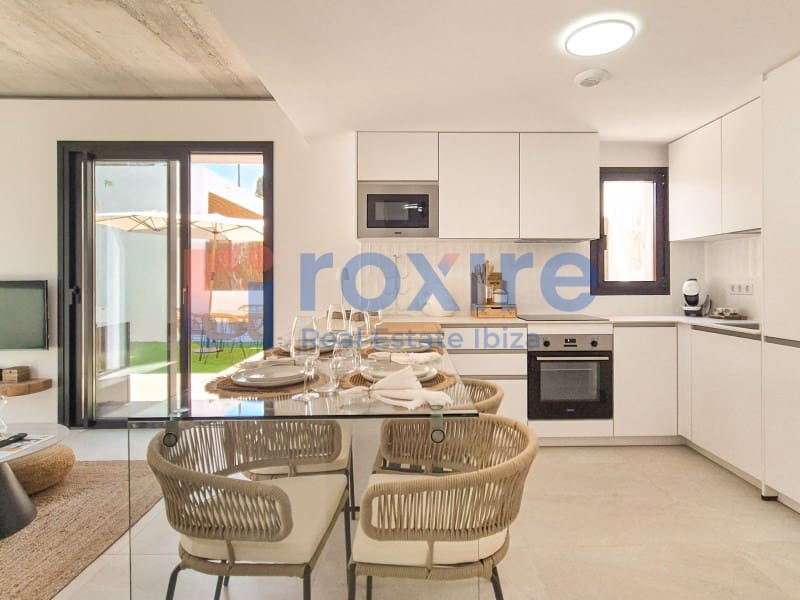 2 soveværelse Lejlighed til salg i Sant Antoni de Portmany med swimmingpool garage - € 585.000 (Ref: 9129915)