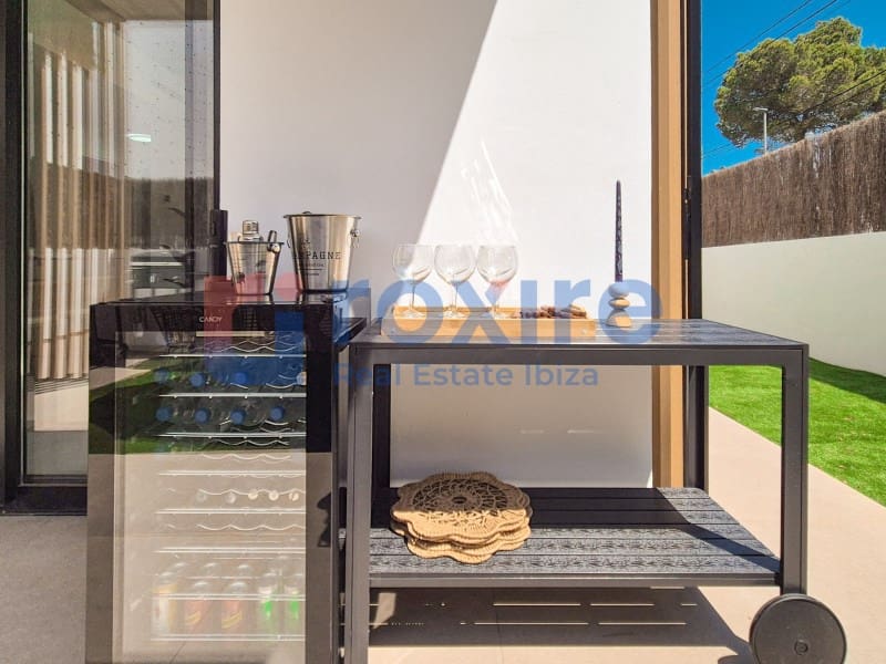 2 soveværelse Lejlighed til salg i Sant Antoni de Portmany med swimmingpool garage - € 585.000 (Ref: 9129915)