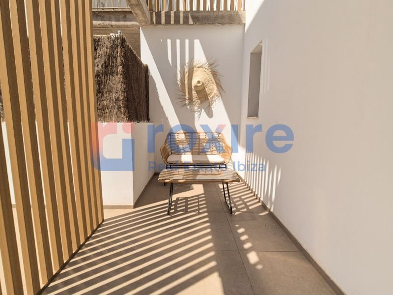 2 soveværelse Lejlighed til salg i Sant Antoni de Portmany med swimmingpool garage - € 585.000 (Ref: 9129915)