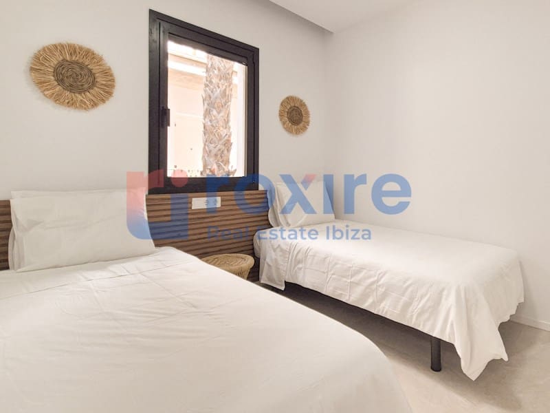 2 soveværelse Lejlighed til salg i Sant Antoni de Portmany med swimmingpool garage - € 585.000 (Ref: 9129915)