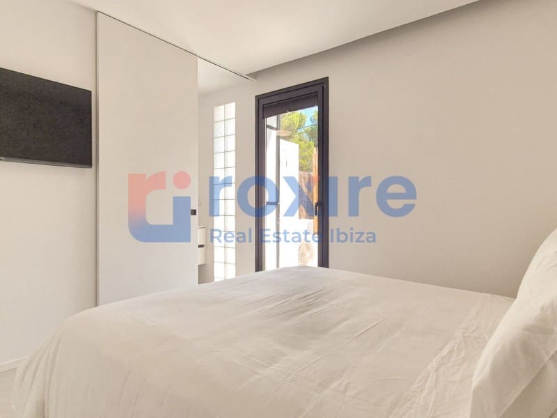 2 soveværelse Lejlighed til salg i Sant Antoni de Portmany med swimmingpool garage - € 585.000 (Ref: 9129915)