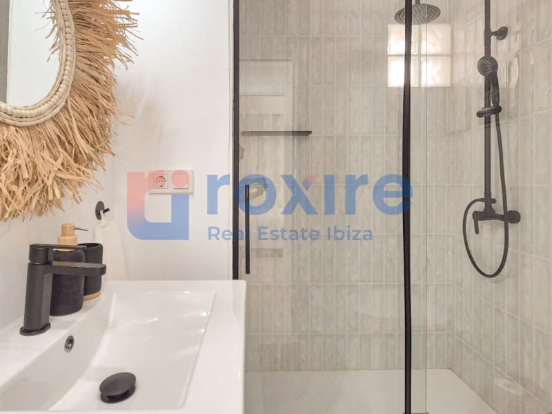 2 soveværelse Lejlighed til salg i Sant Antoni de Portmany med swimmingpool garage - € 585.000 (Ref: 9129915)