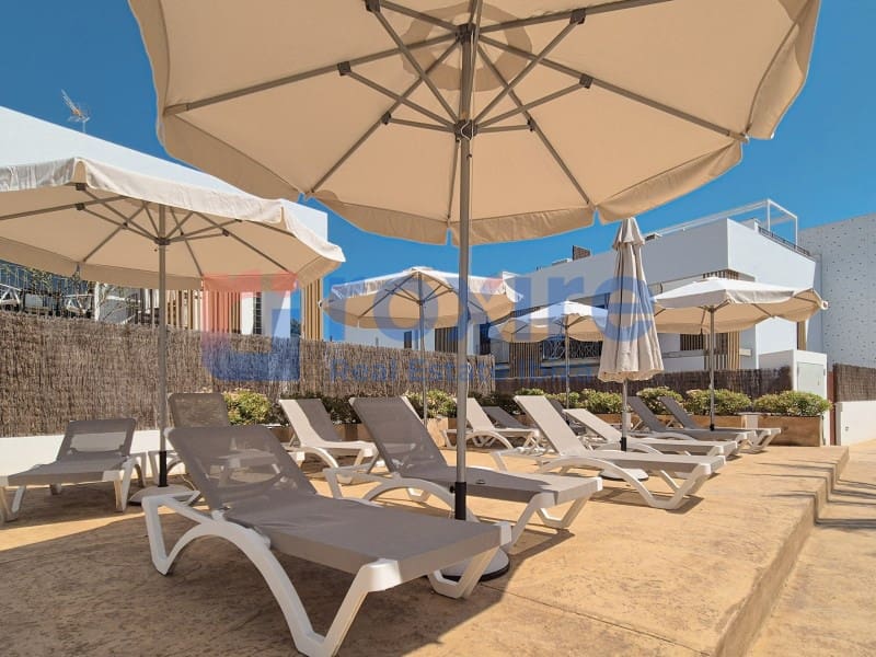 2 soveværelse Lejlighed til salg i Sant Antoni de Portmany med swimmingpool garage - € 585.000 (Ref: 9129915)