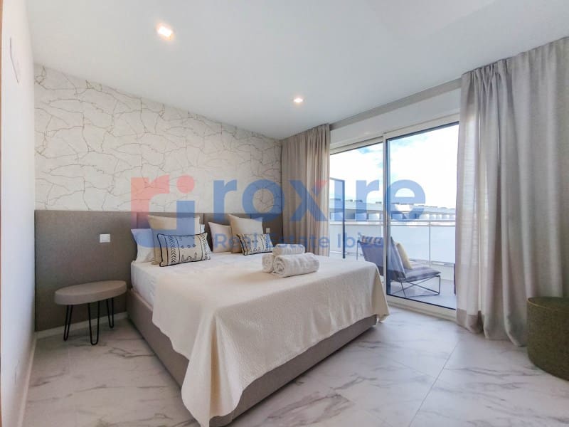 3 soverom Leilighet til leie i Ibiza by med svømmebasseng garasje - € 5 000 (Ref: 9774337)