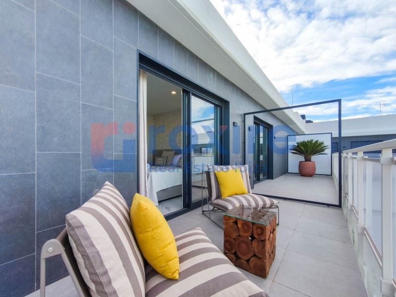 3 soverom Leilighet til leie i Ibiza by med svømmebasseng garasje - € 5 000 (Ref: 9774337)