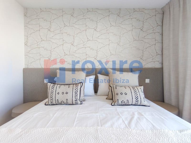 3 soverom Leilighet til leie i Ibiza by med svømmebasseng garasje - € 5 000 (Ref: 9774337)