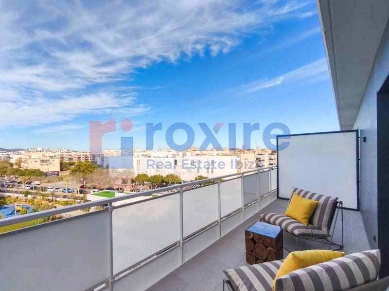 3 soverom Leilighet til leie i Ibiza by med svømmebasseng garasje - € 5 000 (Ref: 9774337)