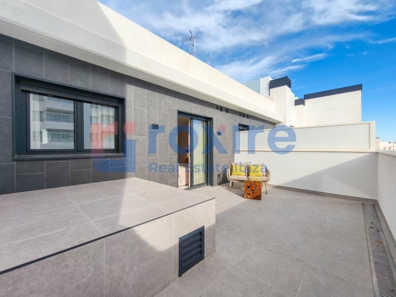 3 soverom Leilighet til leie i Ibiza by med svømmebasseng garasje - € 5 000 (Ref: 9774337)