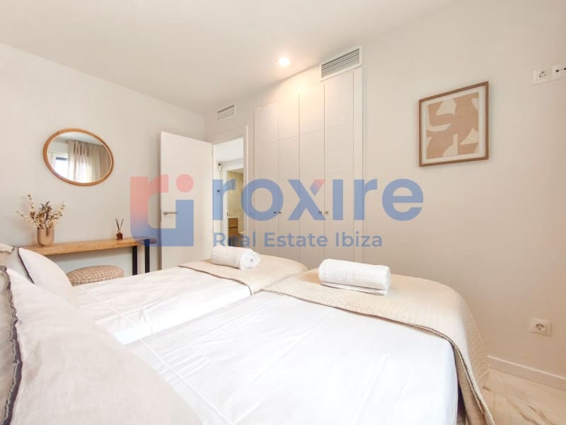 3 soverom Leilighet til leie i Ibiza by med svømmebasseng garasje - € 5 000 (Ref: 9774337)