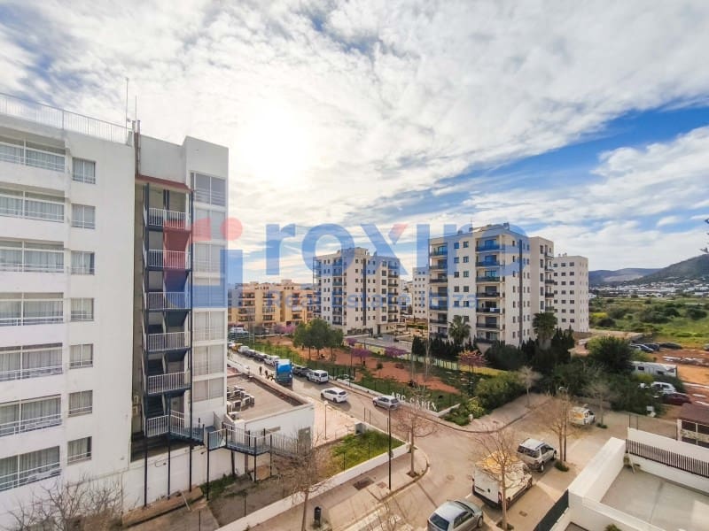 3 soverom Leilighet til leie i Ibiza by med svømmebasseng garasje - € 5 000 (Ref: 9774337)