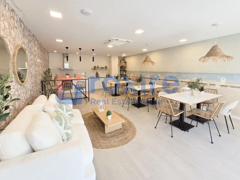 3 soverom Leilighet til leie i Ibiza by med svømmebasseng garasje - € 5 000 (Ref: 9774337)