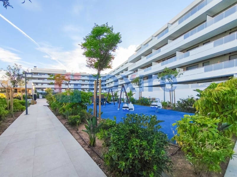 3 soverom Leilighet til leie i Ibiza by med svømmebasseng garasje - € 5 000 (Ref: 9774337)