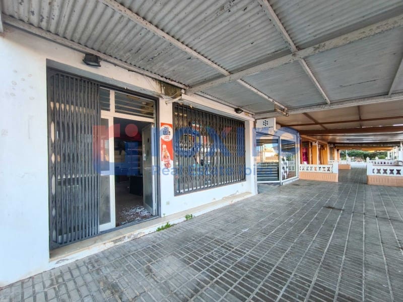 Commercial for rent in Santa Eulalia / Santa Eularia - € 900 (Ref: 9774340)