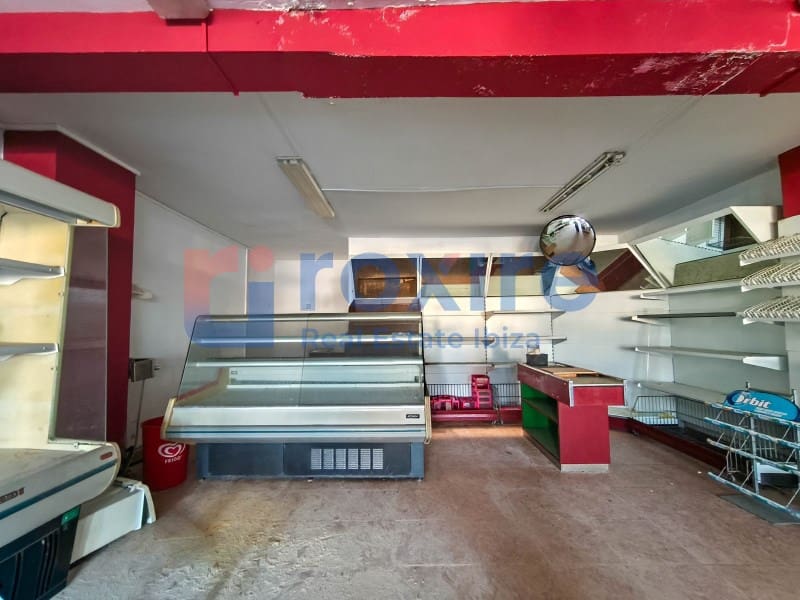 Commercial for rent in Santa Eulalia / Santa Eularia - € 900 (Ref: 9774340)