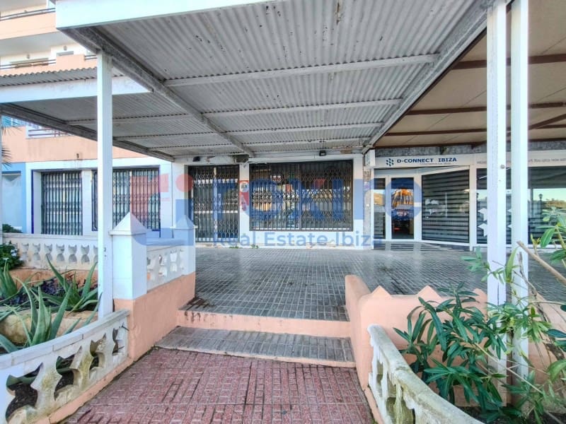 Commercial for rent in Santa Eulalia / Santa Eularia - € 900 (Ref: 9774340)