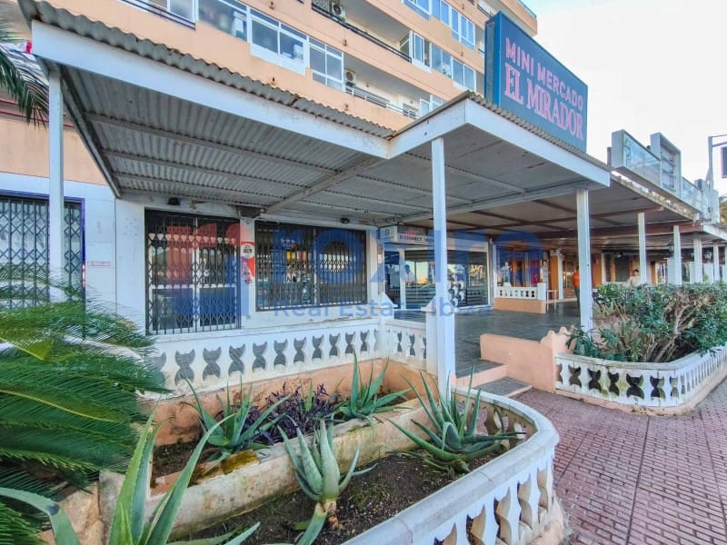 Commercial for rent in Santa Eulalia / Santa Eularia - € 900 (Ref: 9774340)