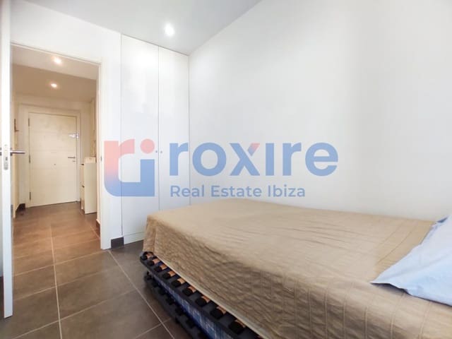 2 makuuhuone Asunto vuokrattavana paikassa Cala d'en Bou, San Jose / Sant Josep de Sa Talaia mukana uima-altaan 
autotalli - 2 000 € (Ref: 9774341)