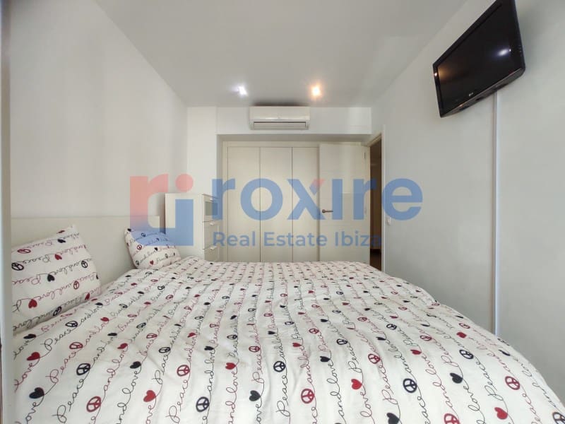 2 bedroom Flat for rent in Cala d'en Bou with pool garage - € 2,000 (Ref: 9774341)