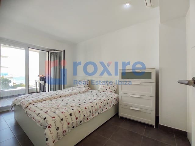 2 makuuhuone Asunto vuokrattavana paikassa Cala d'en Bou, San Jose / Sant Josep de Sa Talaia mukana uima-altaan 
autotalli - 2 000 € (Ref: 9774341)