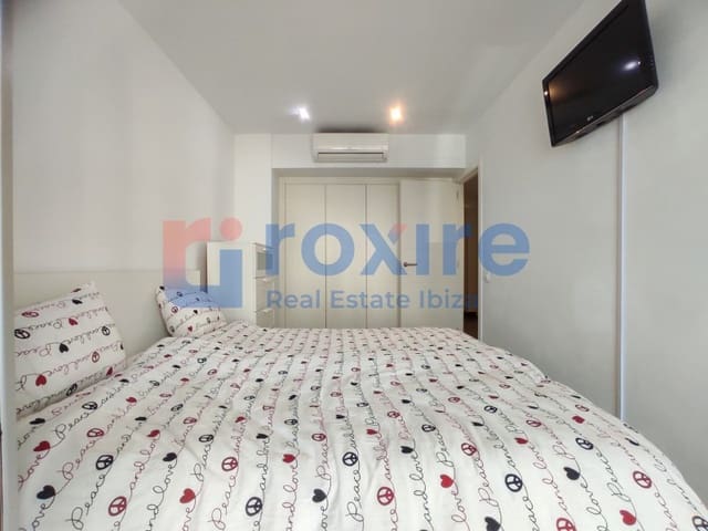 2 makuuhuone Asunto vuokrattavana paikassa Cala d'en Bou, San Jose / Sant Josep de Sa Talaia mukana uima-altaan 
autotalli - 2 000 € (Ref: 9774341)