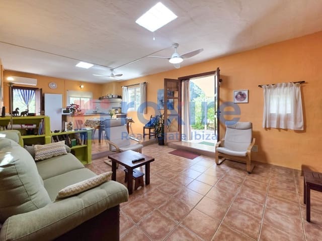 Finca/Casa Rural de 3 habitaciones en Sant Llorenç de Balafia, Sant Joan de Labritja en venta - 1.050.000 € (Ref: 9774342)