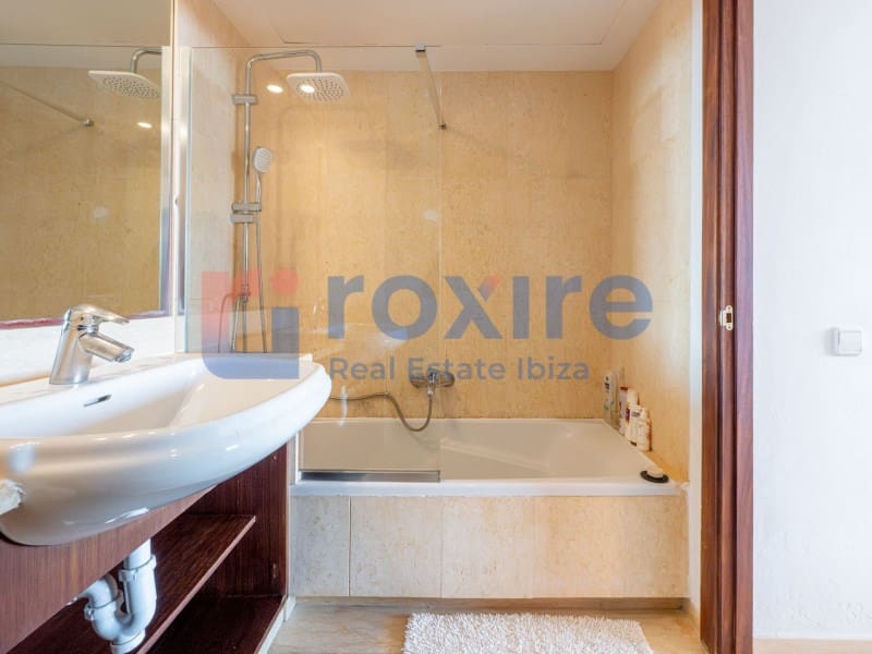 2 bedroom Apartment for sale in Ibiza / Eivissa town - € 435,000 (Ref: 9774343)