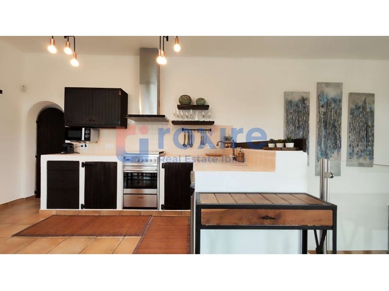 4 bedroom Villa for rent in Santa Gertrudis de Fruitera with pool garage - € 7,000 (Ref: 9774344)