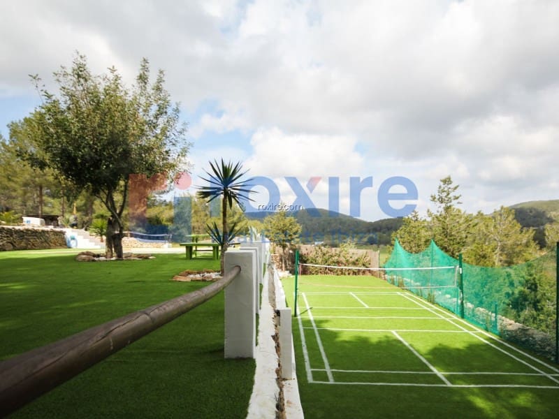 4 bedroom Villa for rent in Santa Gertrudis de Fruitera with pool garage - € 7,000 (Ref: 9774344)