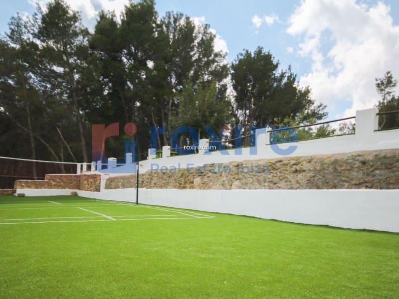 4 bedroom Villa for rent in Santa Gertrudis de Fruitera with pool garage - € 7,000 (Ref: 9774344)