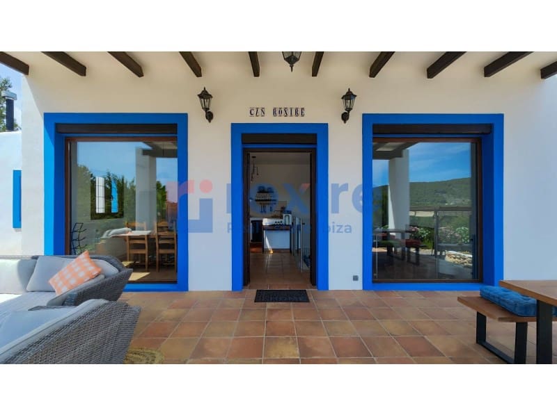 4 bedroom Villa for rent in Santa Gertrudis de Fruitera with pool garage - € 7,000 (Ref: 9774344)