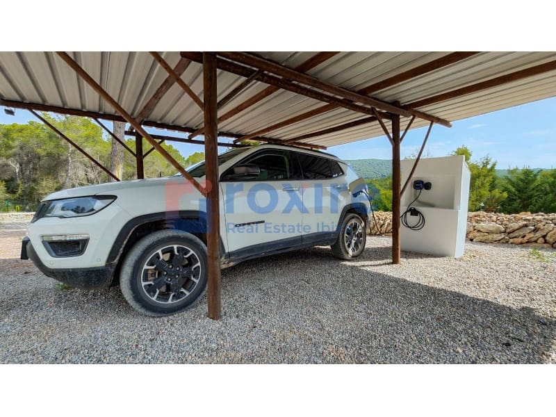 4 bedroom Villa for rent in Santa Gertrudis de Fruitera with pool garage - € 7,000 (Ref: 9774344)