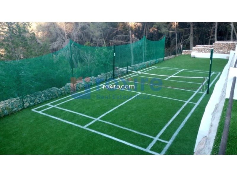 4 bedroom Villa for rent in Santa Gertrudis de Fruitera with pool garage - € 7,000 (Ref: 9774344)