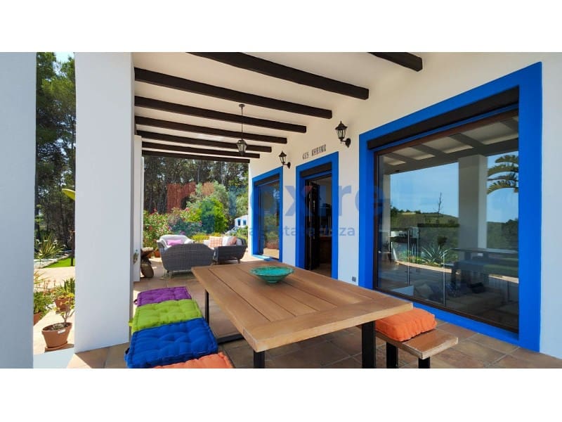 4 bedroom Villa for rent in Santa Gertrudis de Fruitera with pool garage - € 7,000 (Ref: 9774344)