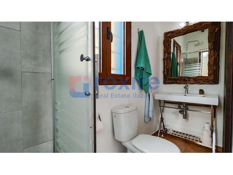 4 bedroom Villa for rent in Santa Gertrudis de Fruitera with pool garage - € 7,000 (Ref: 9774344)