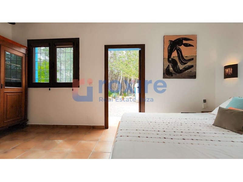 4 bedroom Villa for rent in Santa Gertrudis de Fruitera with pool garage - € 7,000 (Ref: 9774344)