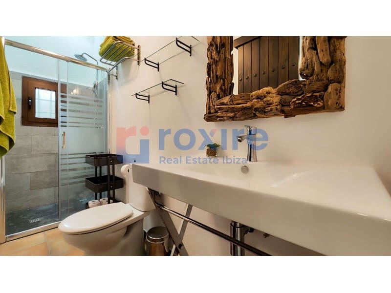 4 bedroom Villa for rent in Santa Gertrudis de Fruitera with pool garage - € 7,000 (Ref: 9774344)