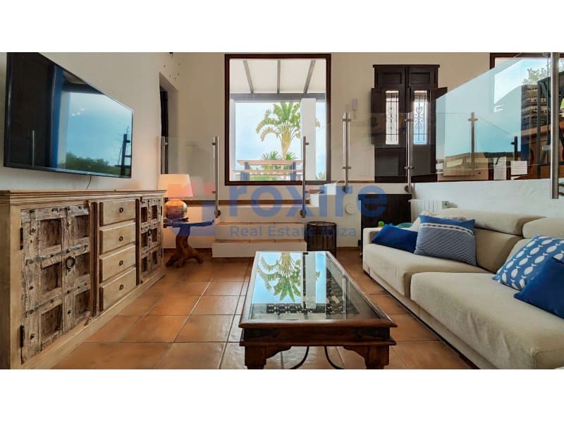 4 bedroom Villa for rent in Santa Gertrudis de Fruitera with pool garage - € 7,000 (Ref: 9774344)