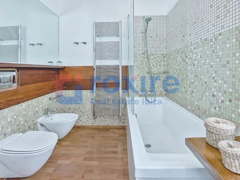 4 bedroom Villa for rent in Cala d'en Bou with pool - € 12,500 (Ref: 9774347)