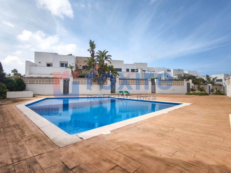 3 bedroom Townhouse for sale in Cala d'en Bou with pool garage - € 620,000 (Ref: 9774348)